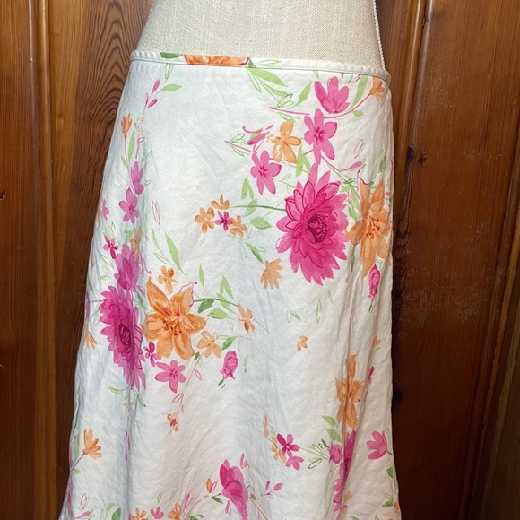 Emma James Floral Skirt - Picture 3 of 9